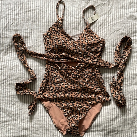 Aerie leopard print wrap one piece - Picture 1 of 2